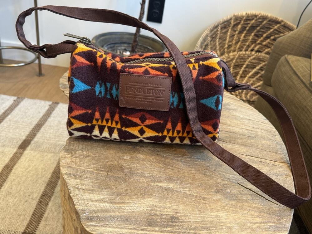Pendleton Travel Kit Crossbody Purse Wool Aztec Tribal Maroon Southwestern